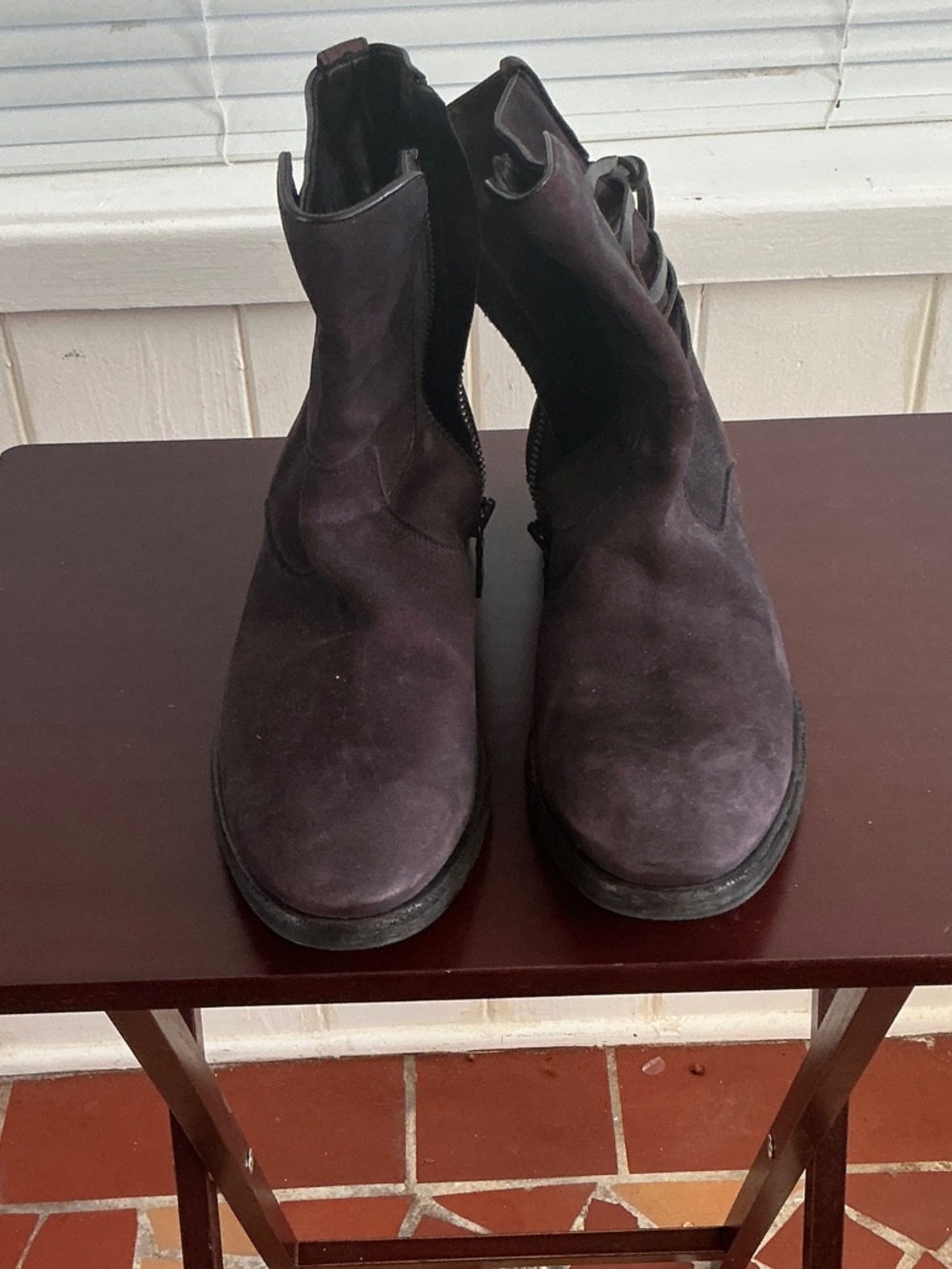 John Varvatos Men's Chukka Boots in dark purple Suede